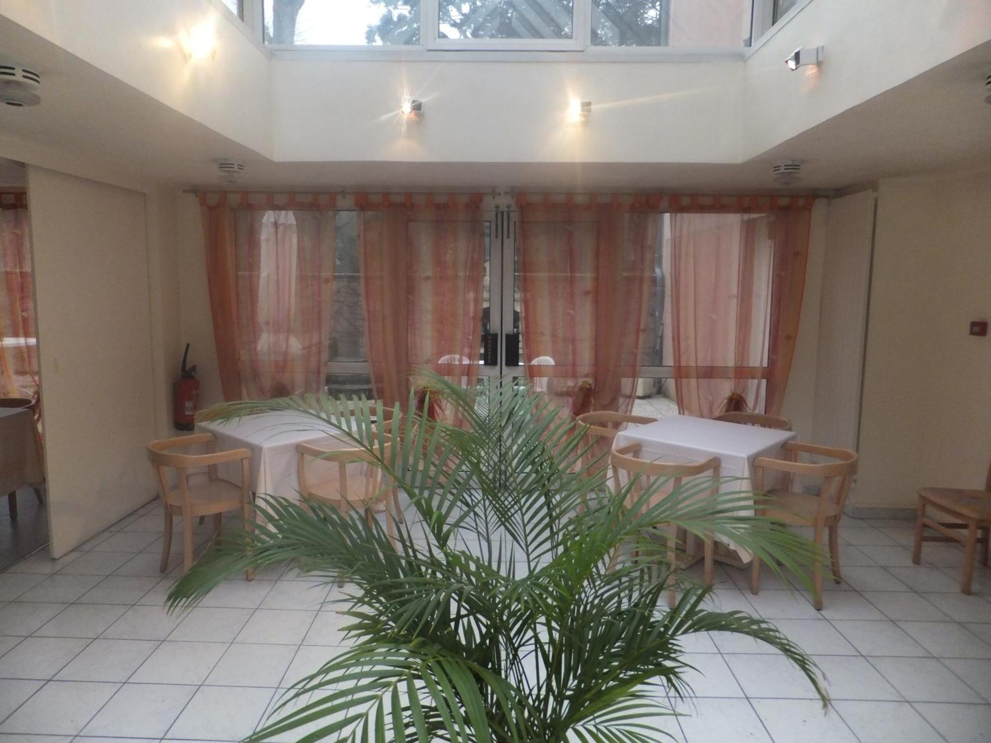 Hotel Le Village Gif-sur-Yvette Zewnętrze zdjęcie